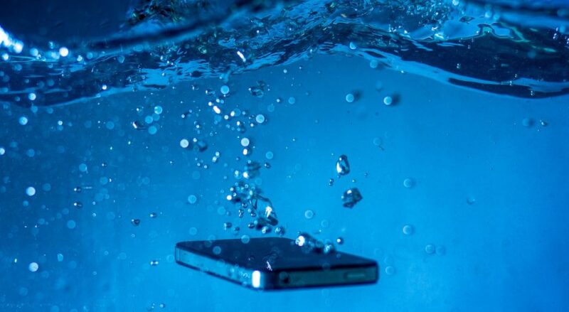 Smarttelefon i vatten